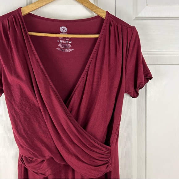 Kindred Bravely Angelina Nursing Dress Maternity Size Medium Red Burgundy Shade - Picture 2 of 5